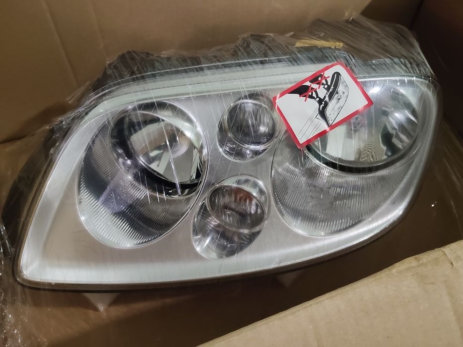 Farol Dianteiro VW Touran 03-10