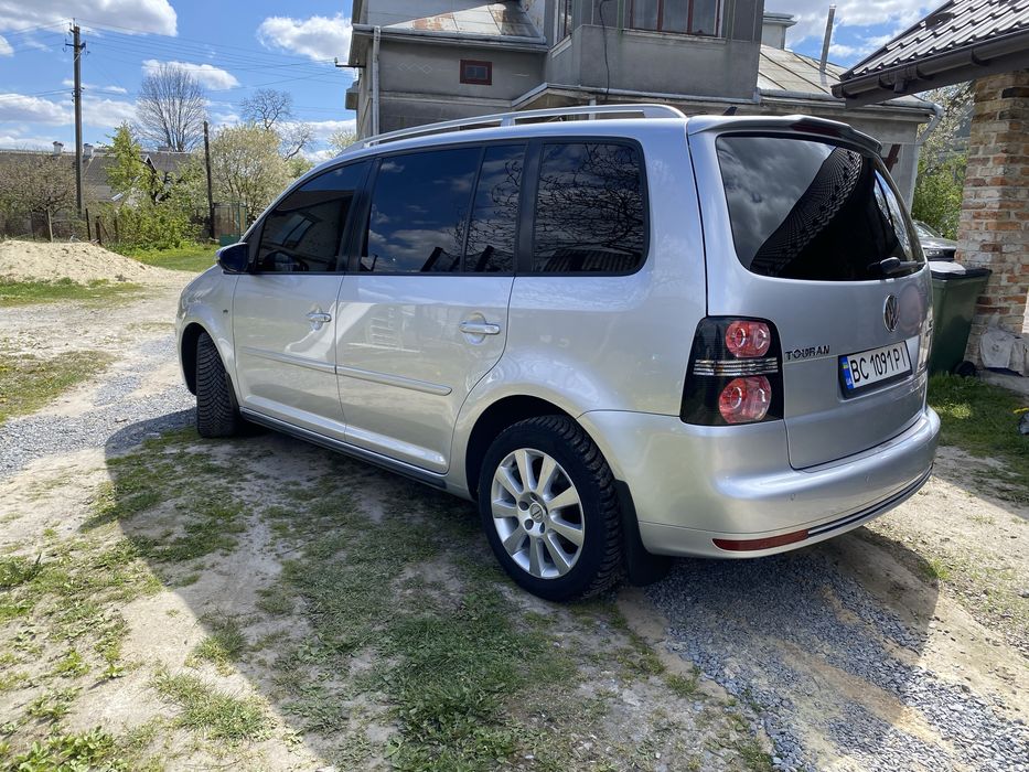 Продам VW Touran 2009р. R-line.