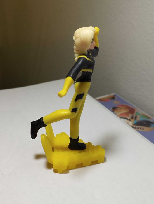 Леди баг и супер-кот киндер пчела