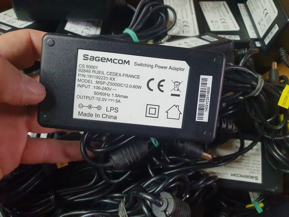 Блок живлення питания зарядное зарядка 12в/5а 60ват Sagemcom оригінал