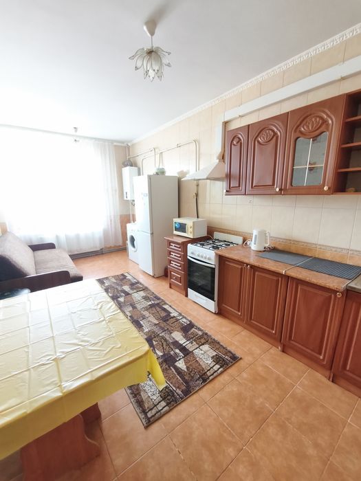 ВІЛЬНА 2-кімн в НОВОБУДОВІ в Центрі, можна 2-4 хлопці