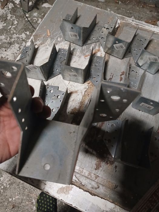 Uchwytu do belek i gwozdzie sruby