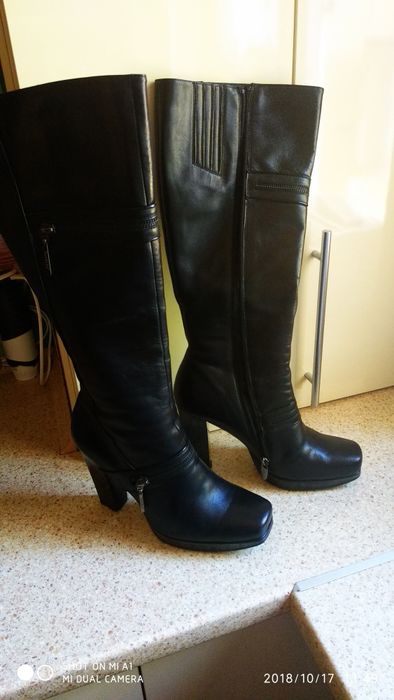 40 розм. На середню повноту. Виглядає шикарно!