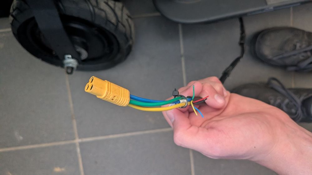 Silnik ausom dt2 pro z oponą
