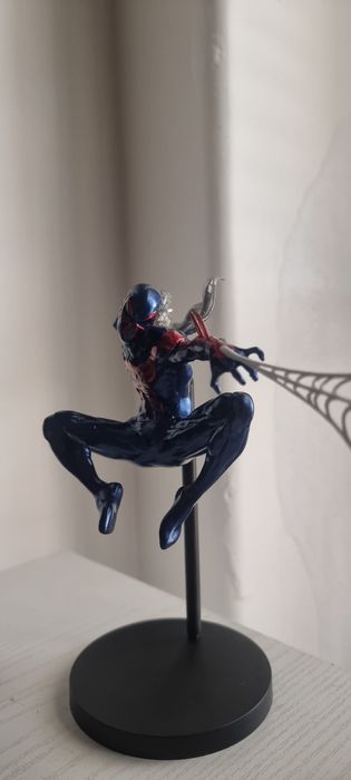 Spider-man 2099 estatueta