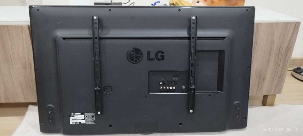 TV LG 42 polegadas470678720658155520