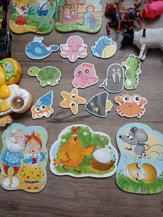 Пазли різні, дерев'яні, fisher price, іграшки