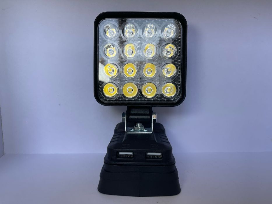 Bosch Emergency Lamp with Battery and Two USB Outputs64737776730243122