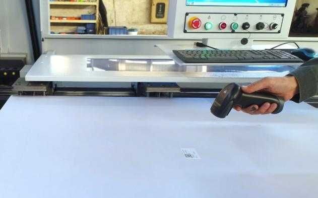 Свердлильно-присадочний верстат з ЧПУ HOLD HB621CG обробка з 6 сторін