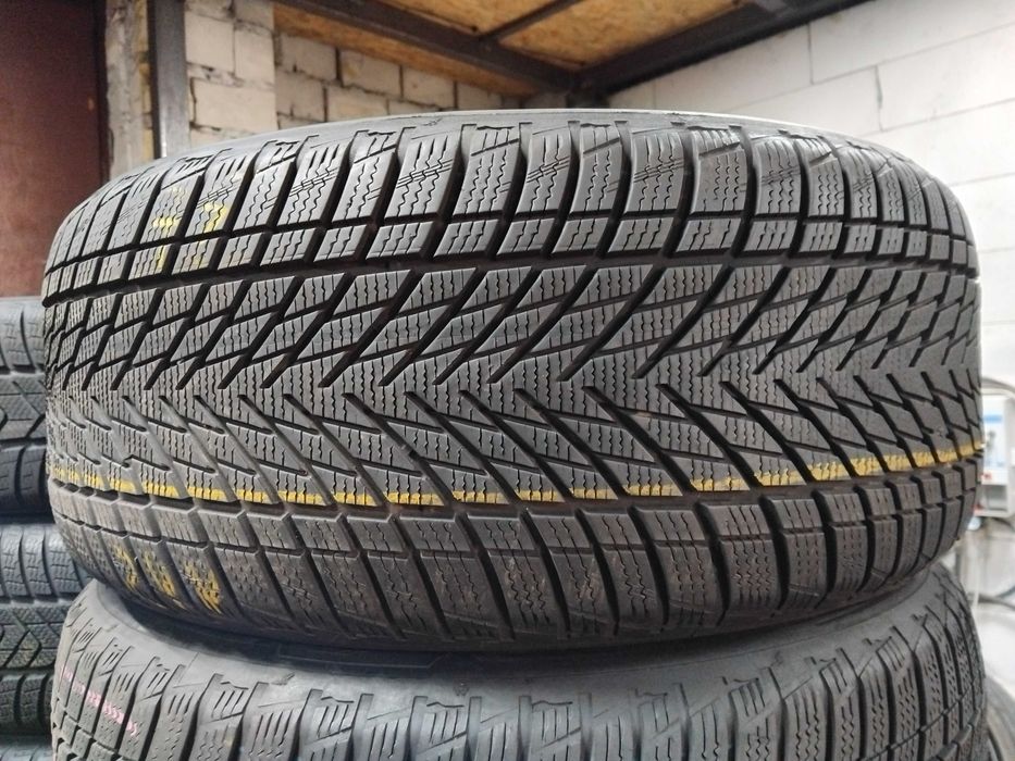 Шини бу 245/45 R18 Goodyear Ultra Grip Perf 3 Пара Зима 2024року