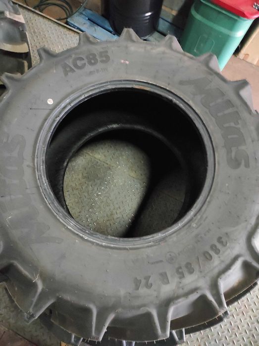 Pneus NOVOS MITAS 380/85R24 460/85R34