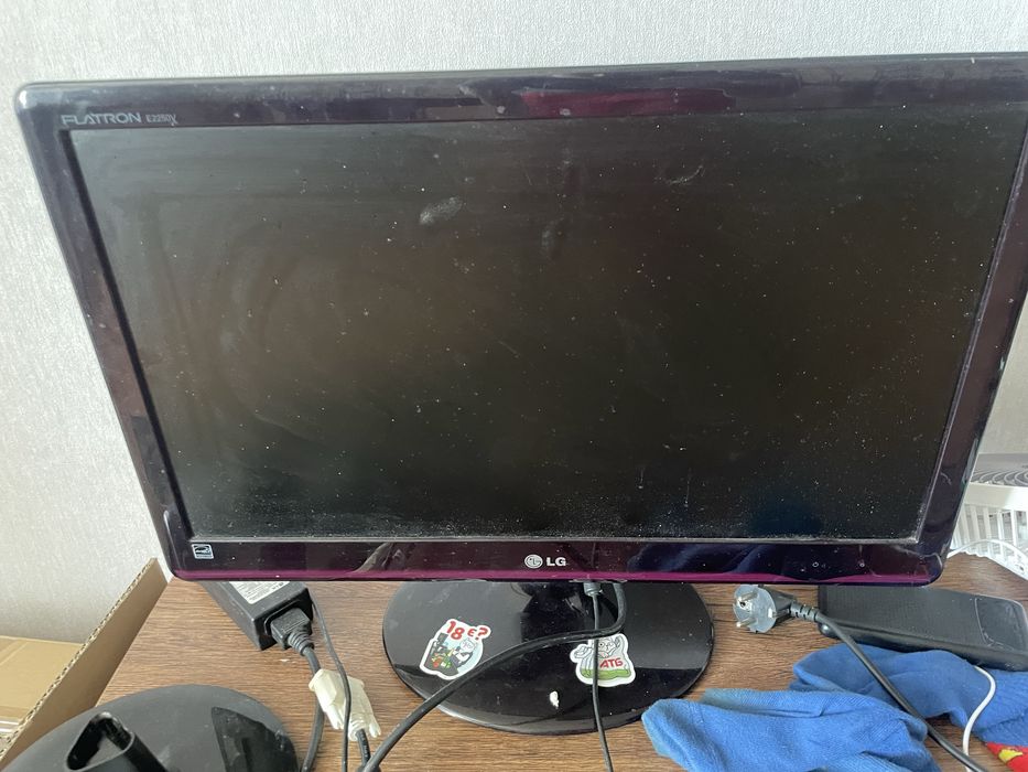 Продам 2 монітори 20 і 22 дюйма