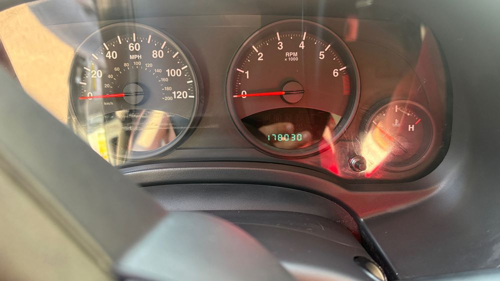 Кросовер Jeep Patriot Sport 2011 року