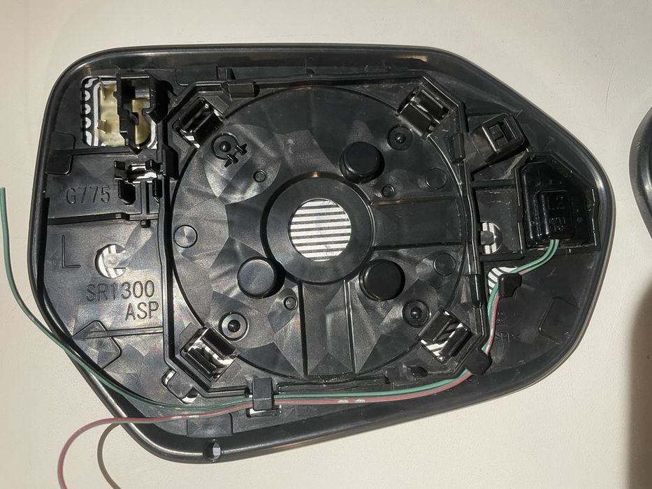 Дзеркало TOYOTA CAMRY, PRIUS, RAV4 (вкладиш, дзеркальний елемент) - G775 SR1300 ASP/ G767 SR1300