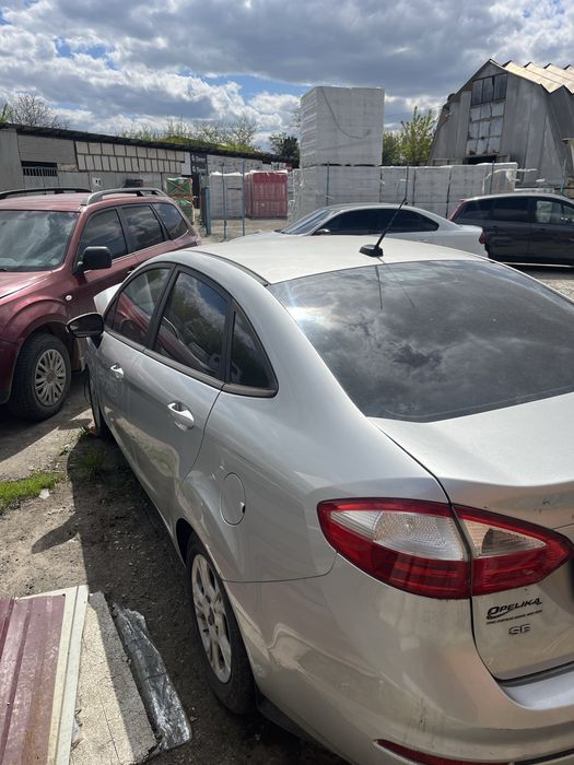 Ford Fiesta після дтп !