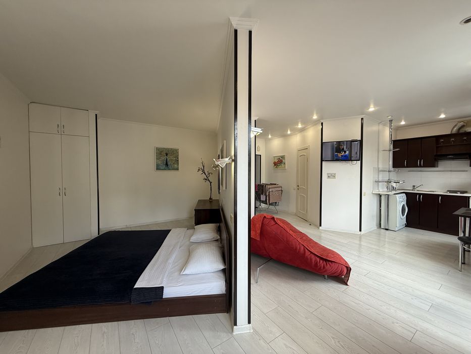 Подобово, Gulliver, Басейна 10, Хрещатик