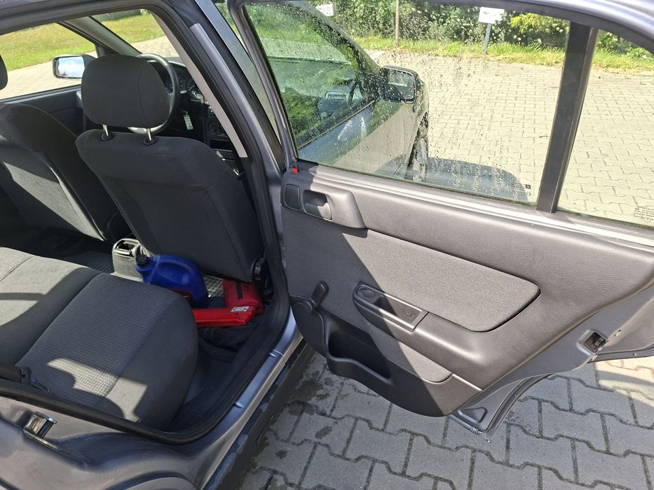 Opel astra sedan