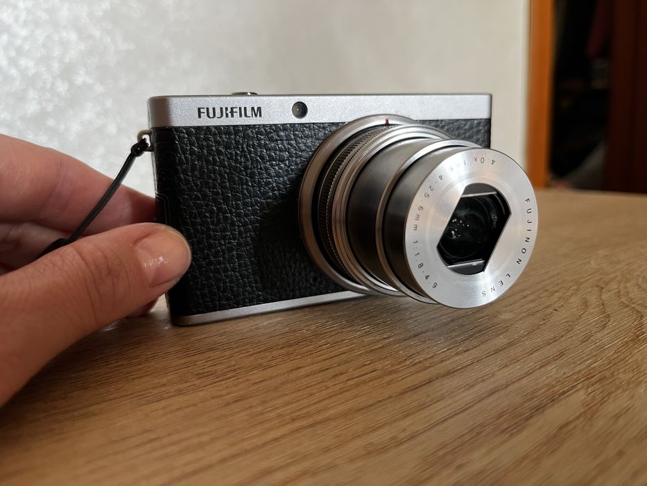 Fujifilm XF1 Black – ідеальний стан, повний комплект, 2 акумулятори