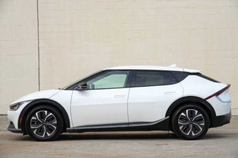 2024 Kia EV6 Light