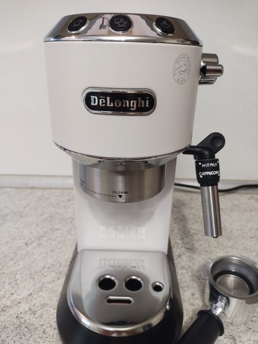 Кавоварка ріжкова  Delonghi EC 685.W