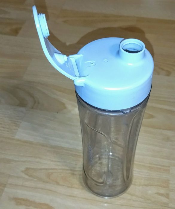 Спортивная бутылка для воды .750 мл.