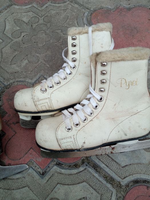 Детские коньки для катання на льду