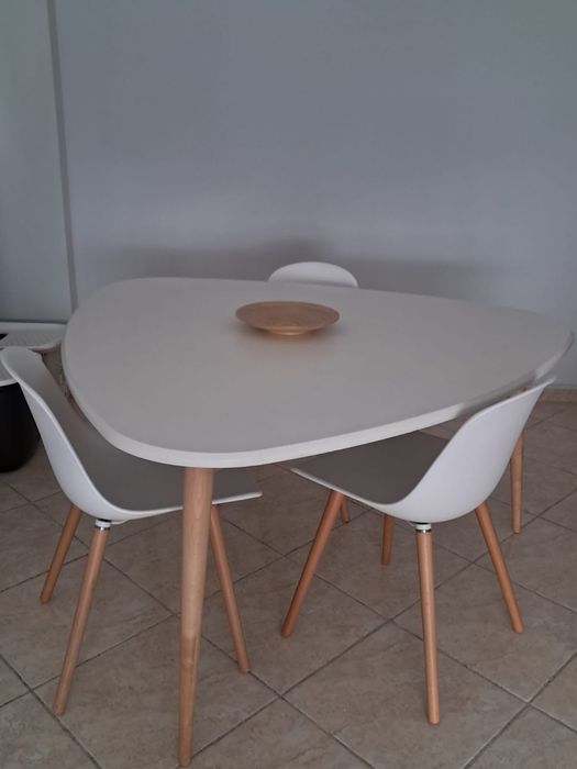 Mesa de Sala + Cadeiras