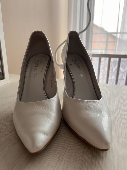 Buty ślubne Neścior – rozmiar 39, eleganckie białe szpilki