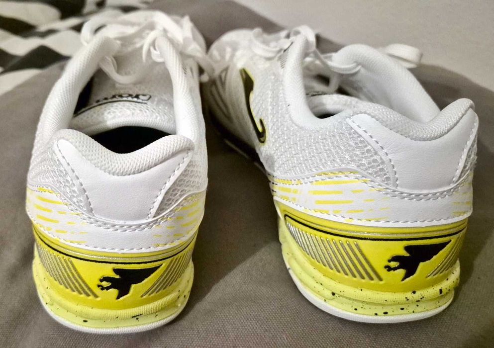 Sapatilha futsal Joma Mundial 45€ em fevereiro