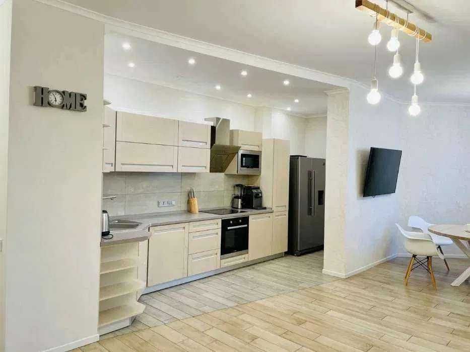 Оренда 2-к квартири на вул. Салютна