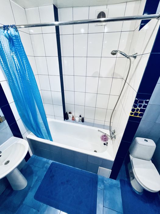 Подобово Посуточно Квартира ЛЮКС тц Украина  просрект Є світло Власник