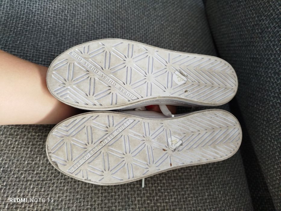 Sprzedam buty Guess rozmiar 37