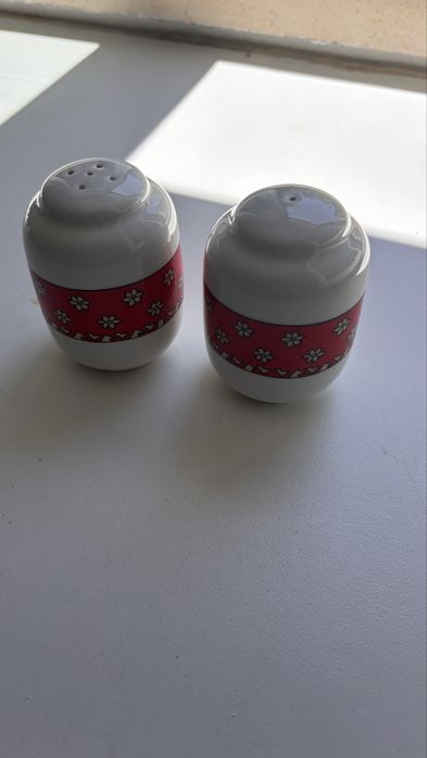 Salt and pepper sets482752365236725761