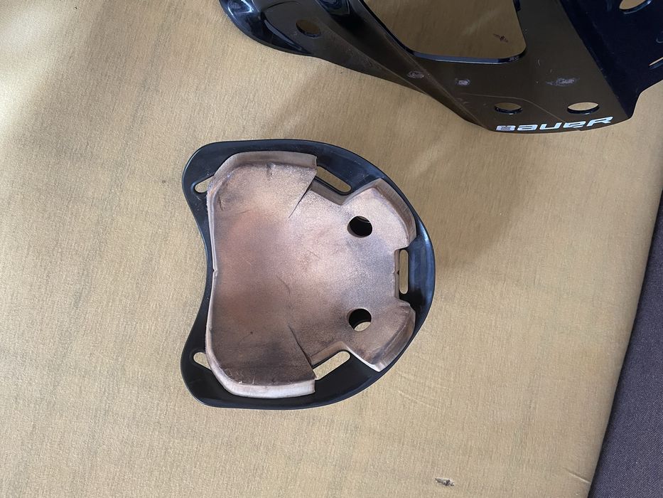 Шлем воротаря пластик