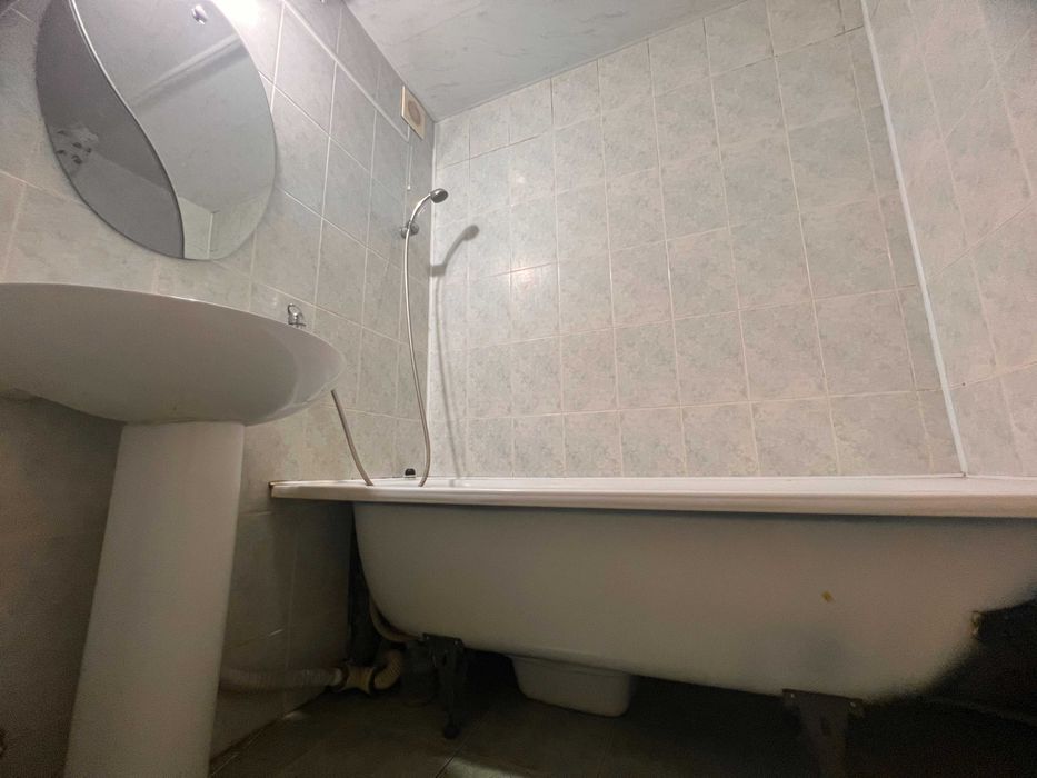 ТЕРМИНОВО! 3-кімнатна на Митниці біля Дніпра