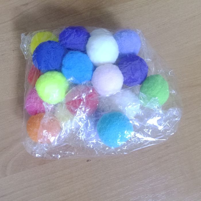 Набір з п'яти м'яких іграшок для котів " Кулька "