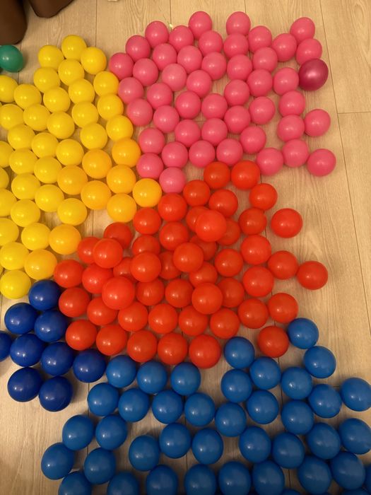 Шарики в сухой бассейн , палатку