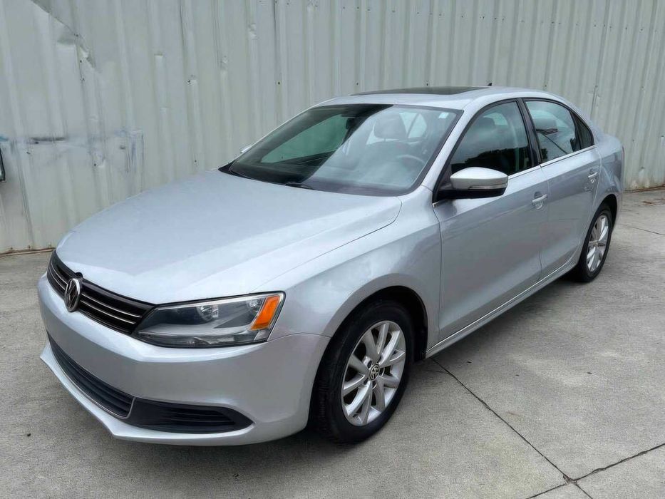Volkswagen Jetta SE      2013