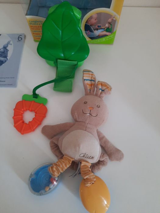 Музичний кролик Chicco на коляску