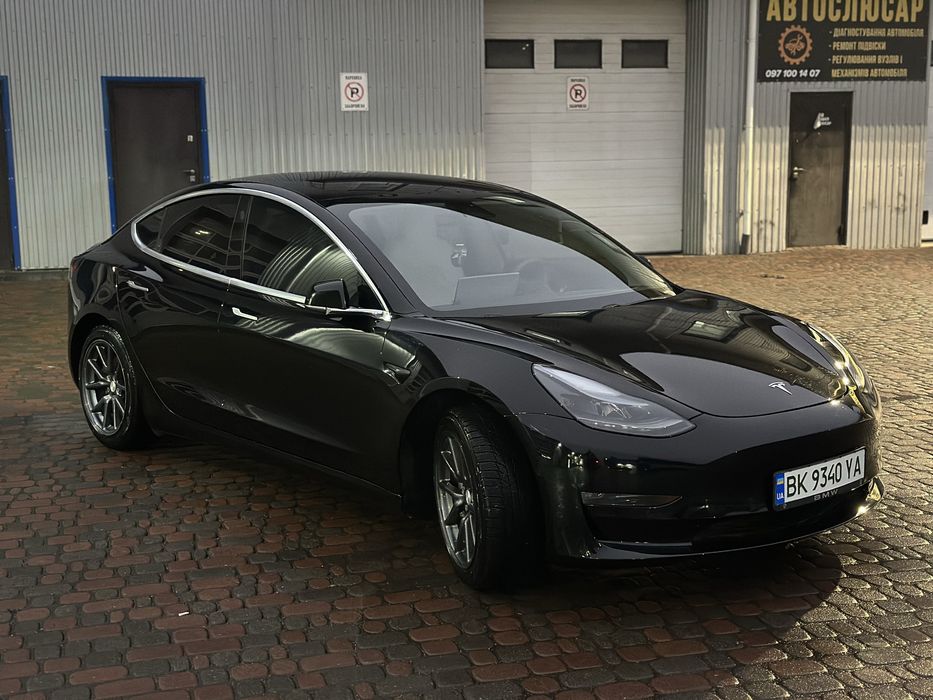 Продам Tesla Model 3 2020р. Standart Plus. Гарний стан