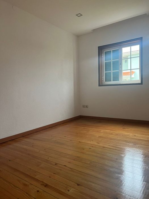 Arrenda-se Andar de moradia independente T3