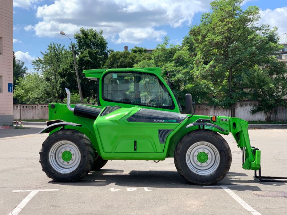 Телескопічний навантажувач MERLO TF 38.7