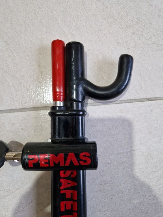 Mechaniczna blokada kierownicy marki PEMAS SAFETY-LOCK