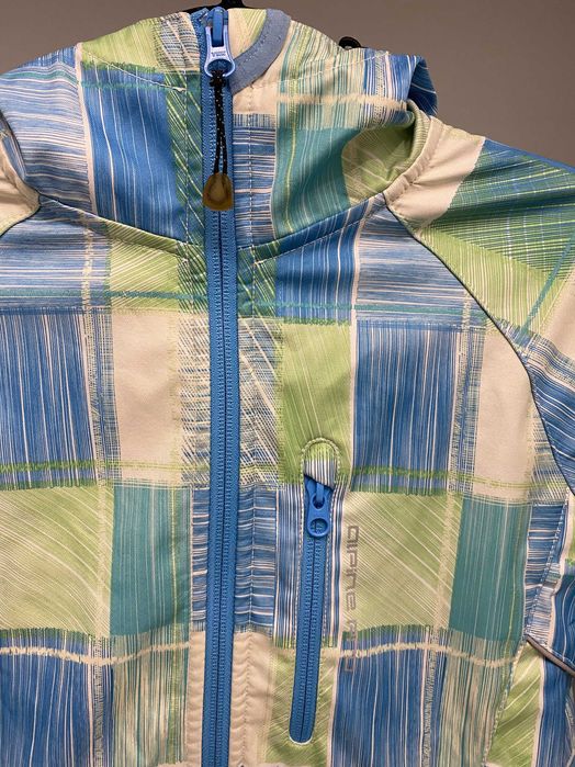 Куртка софтшел  Alpine pro XS,  яркая, удобная, подойдет для ребенка.