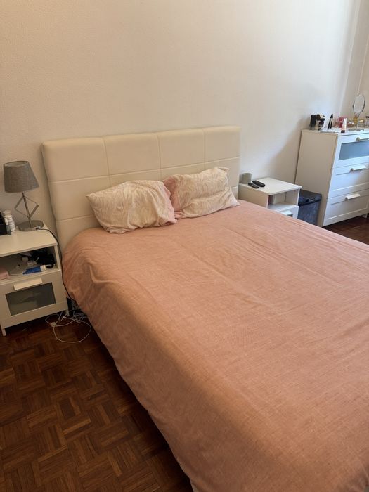 Cama casal branca