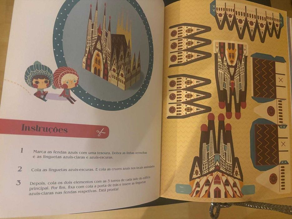 Livro didático_Monumentos do Mundo para Construir