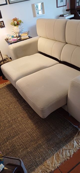 sofa confortavel em creme