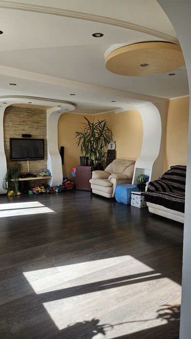 Продам 3х комнатную квартиру на 4 мкр с АО(газ)с хорошим ремонтом