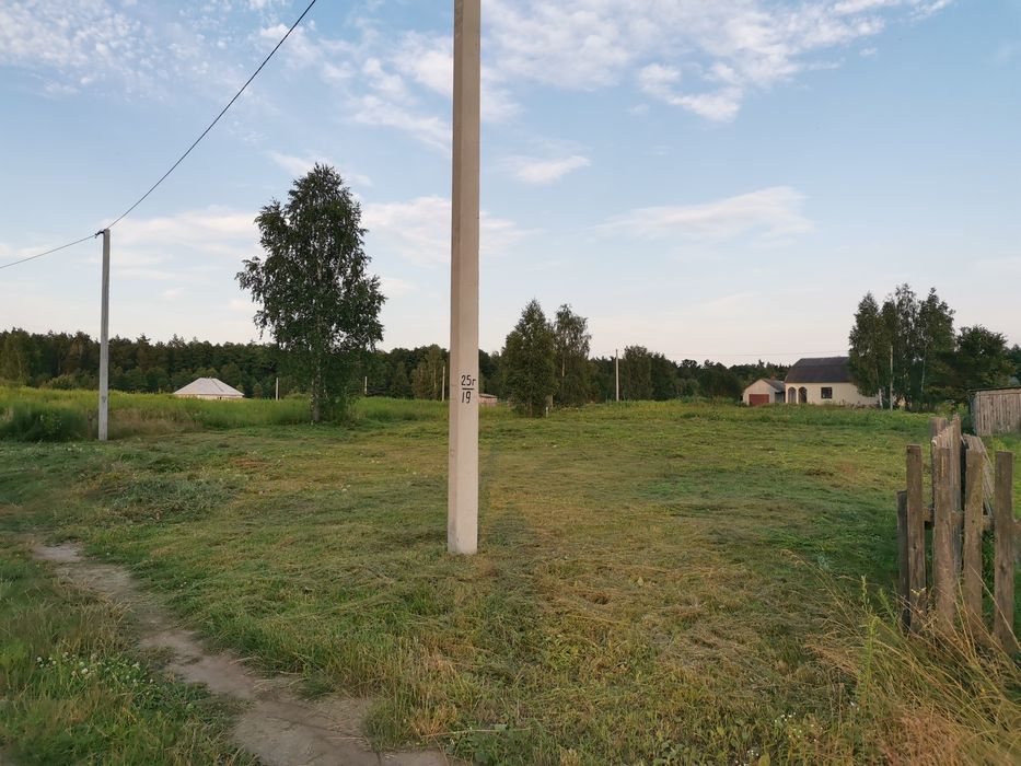 Продам приватизовану земельну ділянку 0,10 Га.
