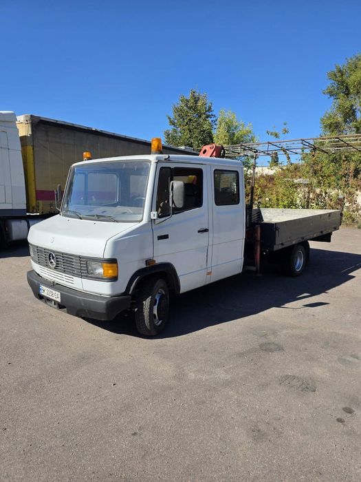 мерседес 711 1996 року